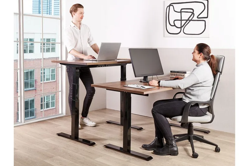 Bina Skrivbord 72x120 cm - Mörkt trä/Svart - Möbler - Bord & matgrupper - Kontorsbord - Skrivbord - Höj och sänkbart skrivbord