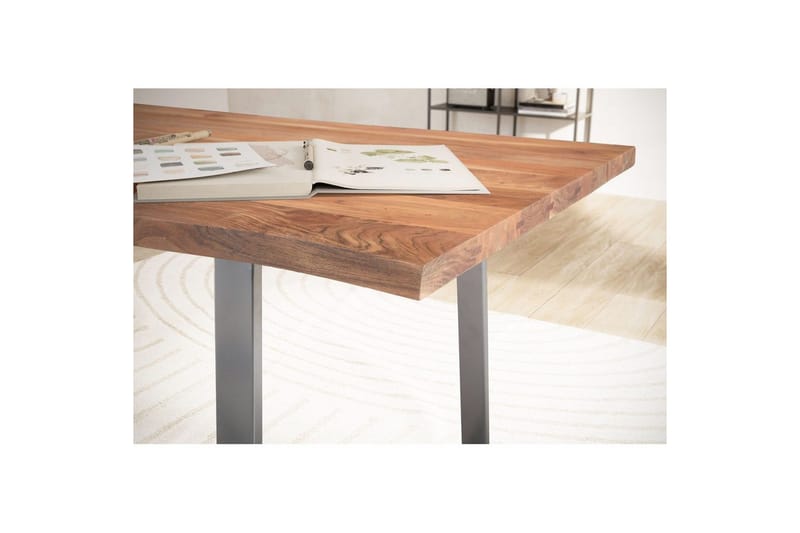 Skrivbord Wohnling Massiv trä träd kant metallben lantlig stil Silver, Rak, 140x60 cm - Silver, Rak, 140x60 cm - Möbler - Bord & matgrupper - Kontorsbord - Skrivbord