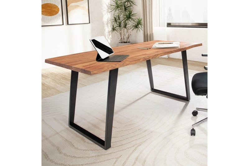 Skrivbord Wohnling Massiv trä träd kant metallben lantlig stil Svart, vinklad, 140x60 cm - Svart, vinklad, 140x60 cm - Möbler - Bord & matgrupper - Kontorsbord - Skrivbord