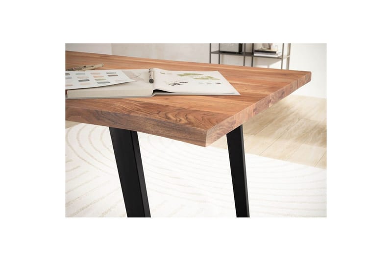 Skrivbord Wohnling Massiv trä träd kant metallben lantlig stil Svart, vinklad, 180x90 cm - Svart, vinklad, 180x90 cm - Möbler - Bord & matgrupper - Kontorsbord - Skrivbord