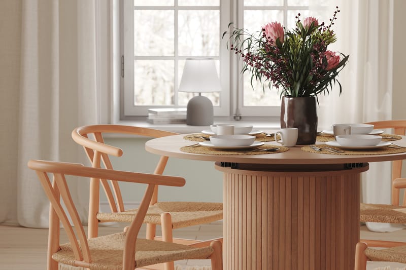 Kopparbo Ljust Runt Matbord 106 cm Förlängningsbart med illäggsskiva - Vitlaserat Ek / Trä - Möbler - Bord & matgrupper - Matbord & köksbord