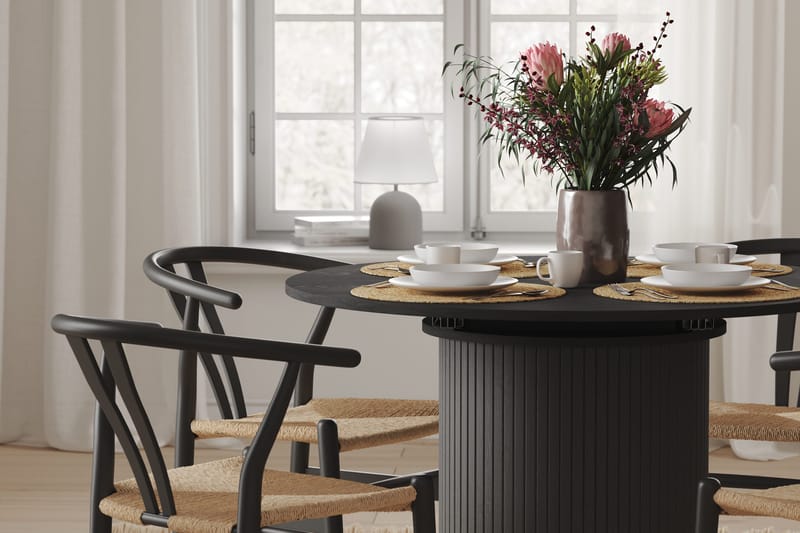 Kopparbo Matbord Runt 106-156 cm Förlängningsbart - Svart trä - Möbler - Bord & matgrupper - Matbord & köksbord