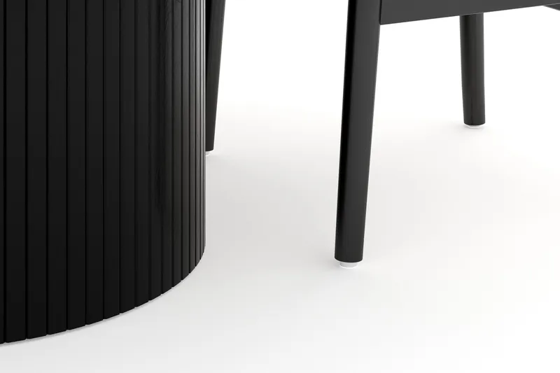 Kopparbo Matgrupp förlängningsbart 130-180 cm Rund med 4 Dastoori Matstol - 2220067-4,2229282-1 - Svart - Möbler - Bord & matgrupper - Matgrupper