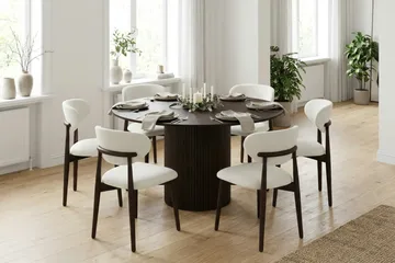 Kopparbo Matgrupp runt 130 cm Rökt Ek med 6 Molly Matstolar - Rökt ek - Möbler - Bord & matgrupper - Matgrupper