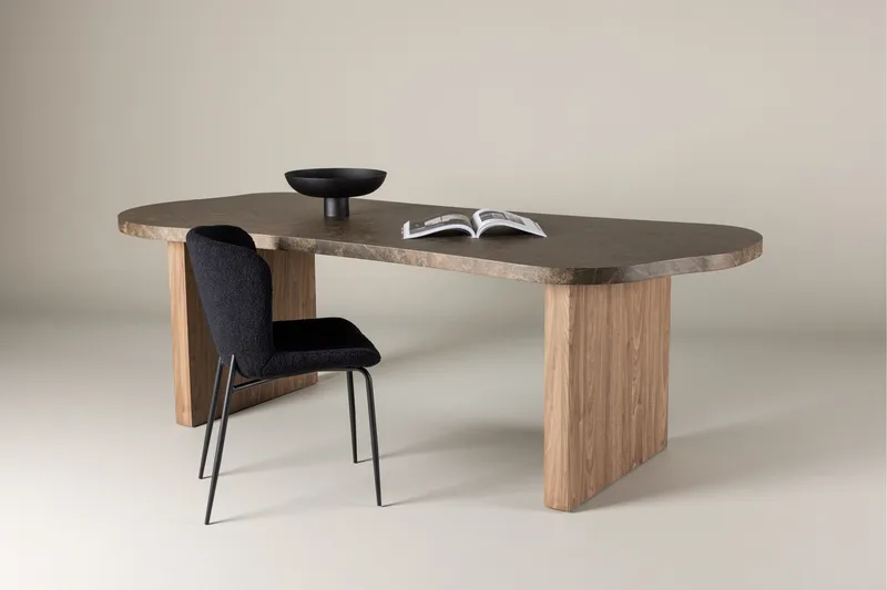 Eleonora Stort Asymmetriskt Matbord 230 cm i Trä med Valnöts- och Marmorutseende - Brun - Möbler - Bord & matgrupper - Matbord & köksbord
