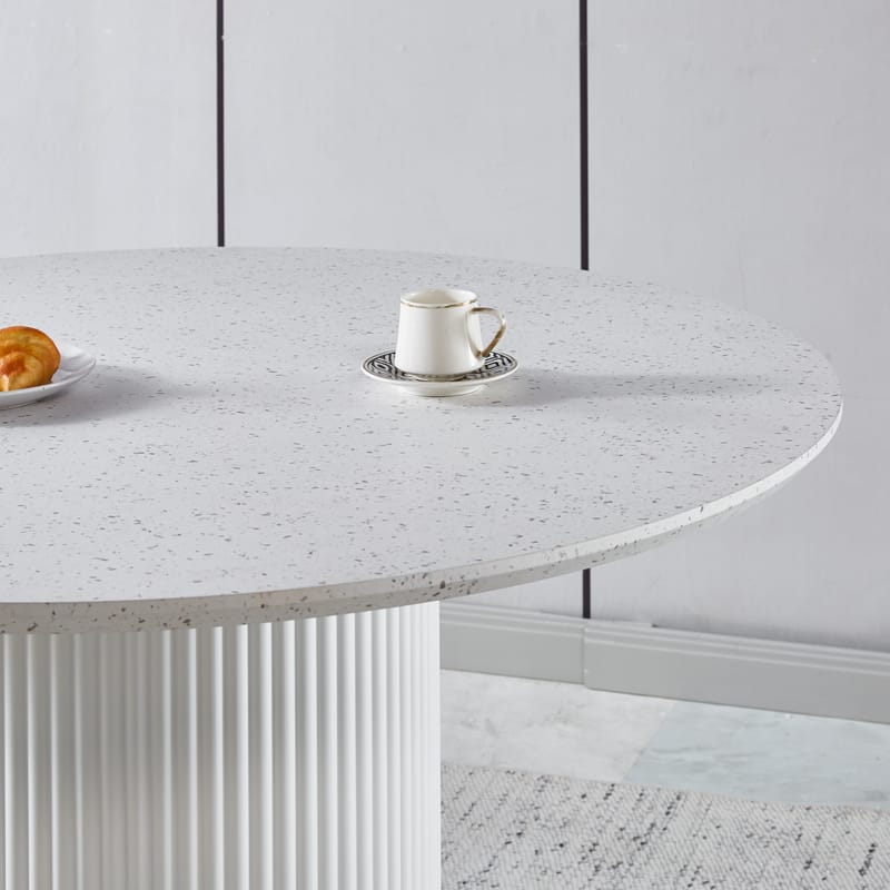 Matgrupp Sandö matbord Ø120cm i vit terazzo med 4st Callum matstol i beige tyg - Vit terrazzo / vitlackat trä / beige / svart - Möbler - Bord & matgrupper - Matgrupper