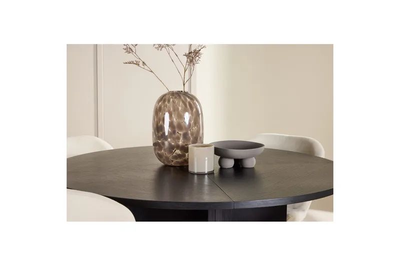 Matgrupp Strada Runt 120/170 cm Svart med Lilja Stolar 4 st - 4 st - Möbler - Bord & matgrupper - Matgrupper