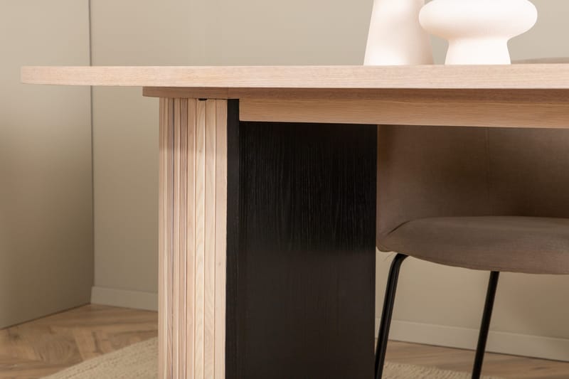 Biana Matgrupp 200 cm Oval inkl 4 Berita Stolar - Beige/Svart - Möbler - Bord & matgrupper - Matgrupper