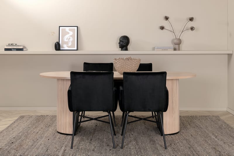 Bianca ovalt matbord med 4st Pippi matstol, undefined