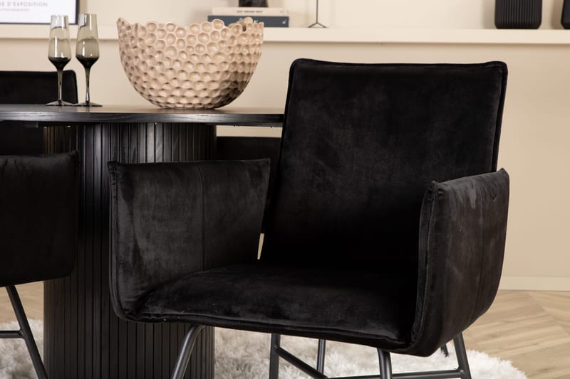 Bianca runt matbord med 4st Pippi matstol - Möbler - Bord & matgrupper - Matgrupper