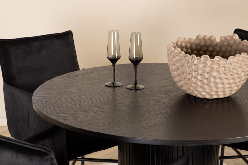 Bianca runt matbord med 4st Pippi matstol - Möbler - Bord & matgrupper - Matgrupper