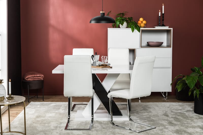 Cesi Matgrupp 140 cm med 4 Cibus Stol - Vit/Svart/Svart PU/Krom - Möbler - Bord & matgrupper - Matgrupper
