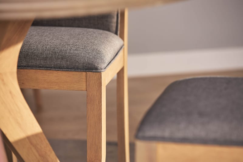 Grivita Rund Matgrupp 120 cm med 4 st Cadmos Matstolar - Grå - Möbler - Bord & matgrupper - Matgrupper