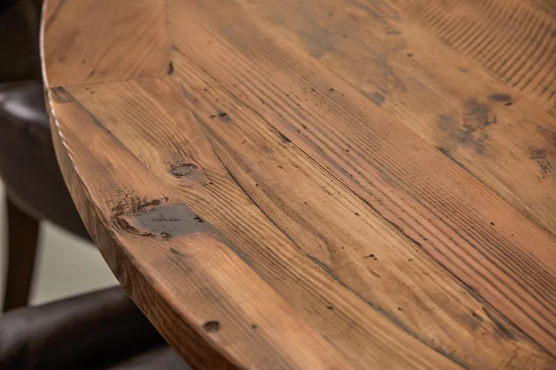 Lyon Matgrupp 150 cm Rund med 6 Tuva Fåtölj - Vintage Alm/Vit/Brun PU - Möbler - Bord & matgrupper - Matgrupper