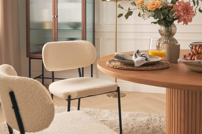 Noira Matbord 120 cm Massiv Valnöt Runt med 4st Gemmiano Mat - Brun - Möbler - Bord & matgrupper - Matgrupper