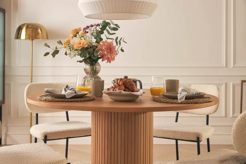 Noira Matbord 120 cm Massiv Valnöt Runt med 4st Gemmiano Mat - Brun - Möbler - Bord & matgrupper - Matgrupper