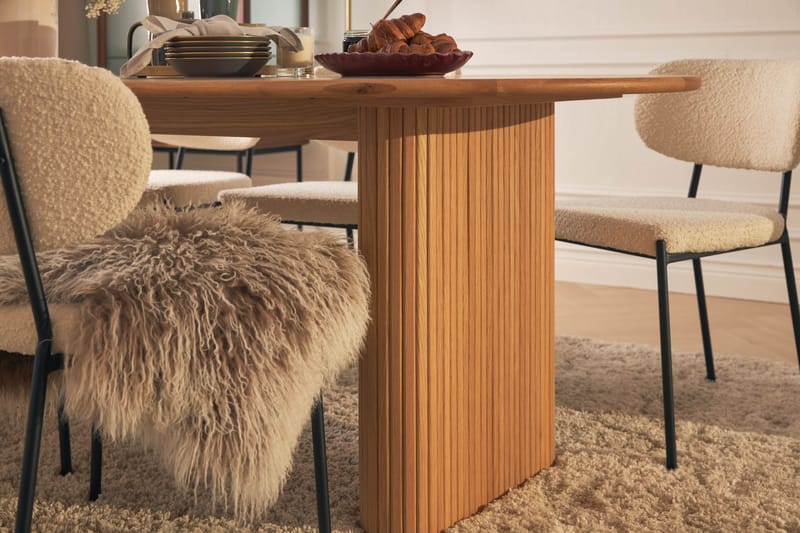 Noira Matbord 220 cm Massiv Ek med 6st Gemmiano Matstol - Natur - Möbler - Bord & matgrupper - Matgrupper