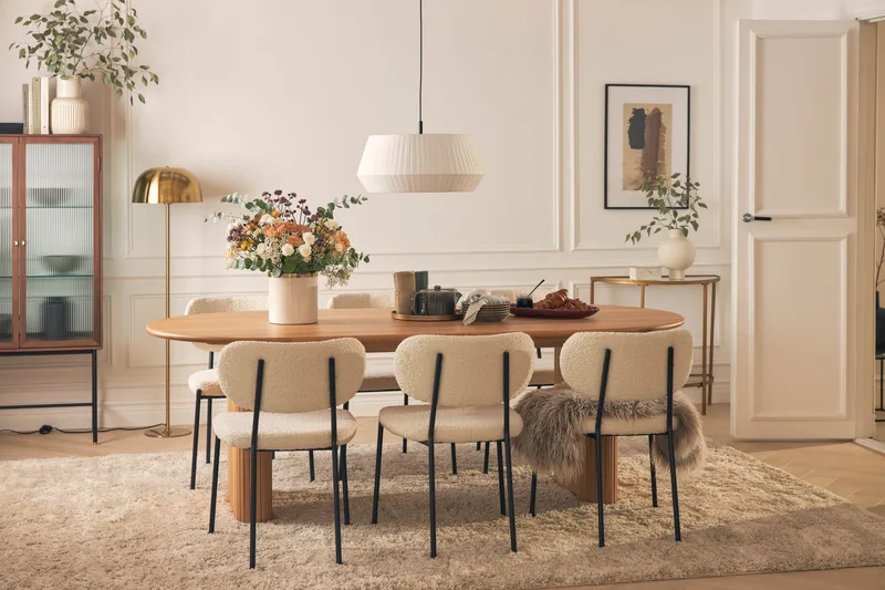 Noira Matbord 220 cm Massiv Ek med 6st Gemmiano Matstol - Natur - Möbler - Bord & matgrupper - Matgrupper