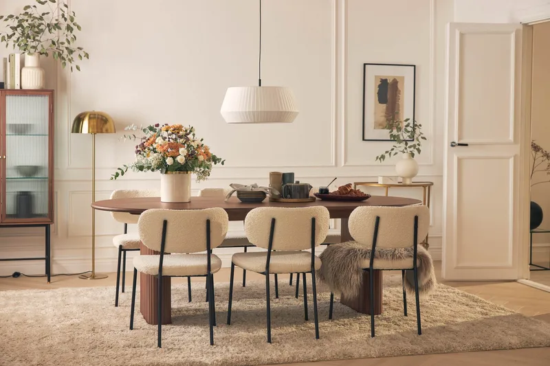 Noira Matbord 220 cm Massiv Valnöt med 6st Gemmiano Matstol - Brun / Teddy / Trä - Möbler - Bord & matgrupper - Matgrupper