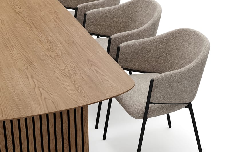 Richeto Matbord 240 cm med 6 Filip Matstolar - Naturlig finish / Taupe Bouclé - Möbler - Bord & matgrupper - Matgrupper