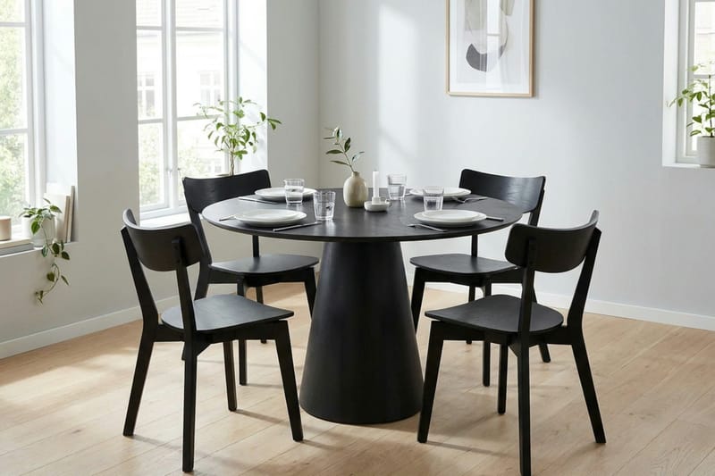 Siena Matgrupp 110 cm runt i Svart med 4 Amelia Matstolar - Svart - Möbler - Bord & matgrupper - Matgrupper