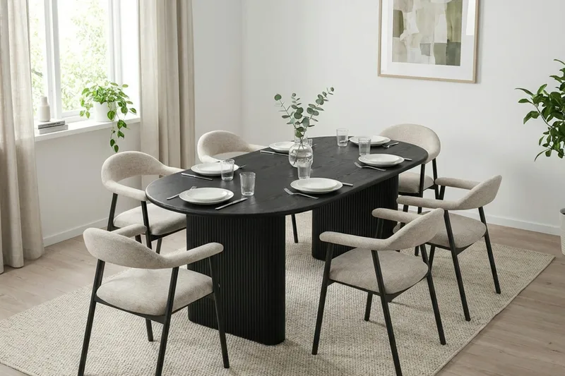 Noira Matgrupp 160-220 cm förlängningsbart i Svart med 6 Ronja Matstolar - Beige/Svart - Möbler - Bord & matgrupper - Matgrupper