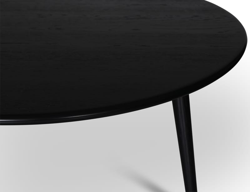 Omni matgrupp, runt matbord Ø130 cm inkl 4 st Orust svarta pinnstolar - Svartbetsad ek - Svartbetsad ek - Möbler - Bord & matgrupper - Matgrupper