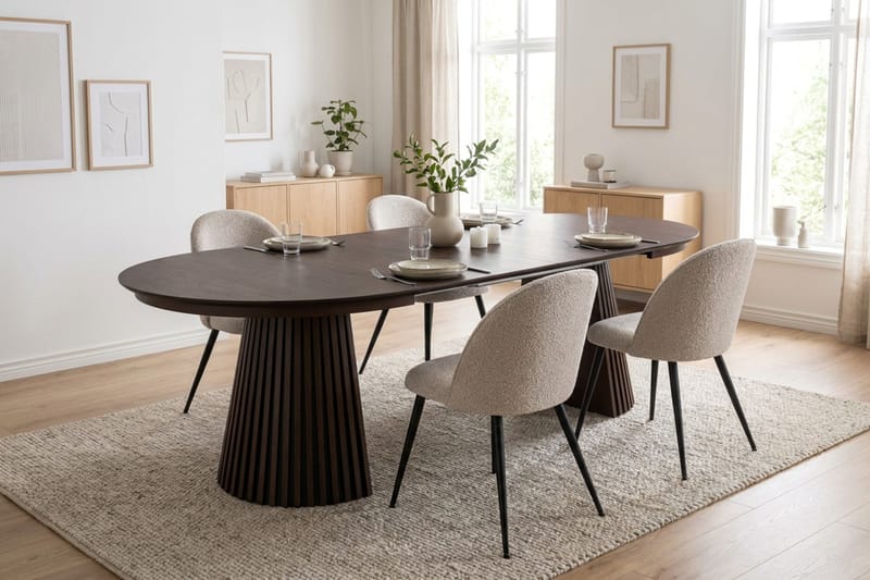 Peyra Matgrupp 120-220 cm förlängningsbart med 4 Nibe Plus Mastolar - Rökt ek - Möbler - Bord & matgrupper - Matgrupper