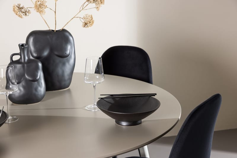 Plaza Matbord 120 cm med 4 Polar Köksstol - Möbler - Bord & matgrupper - Matgrupper