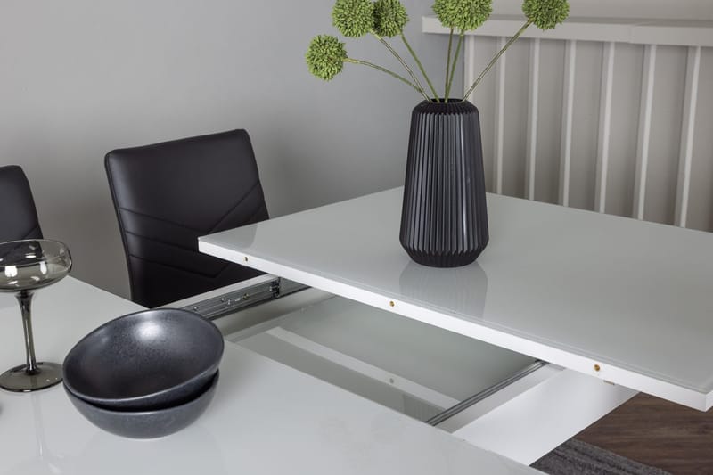Pluto Matbord 120x90 cm med 4 Lily Matstol - Möbler - Bord & matgrupper - Matgrupper