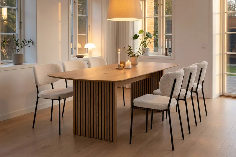 Richeto Matbord 210 cm med 6 st Gemmiano Stolar i Teddy - Brun, Vit - Möbler - Bord & matgrupper - Matgrupper