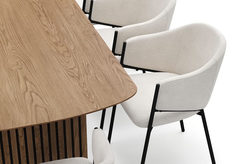 Richeto Matbord 240 cm med 8 Filip Matstolar - Naturlig finish / Vit Bouclé - Möbler - Bord & matgrupper - Matgrupper