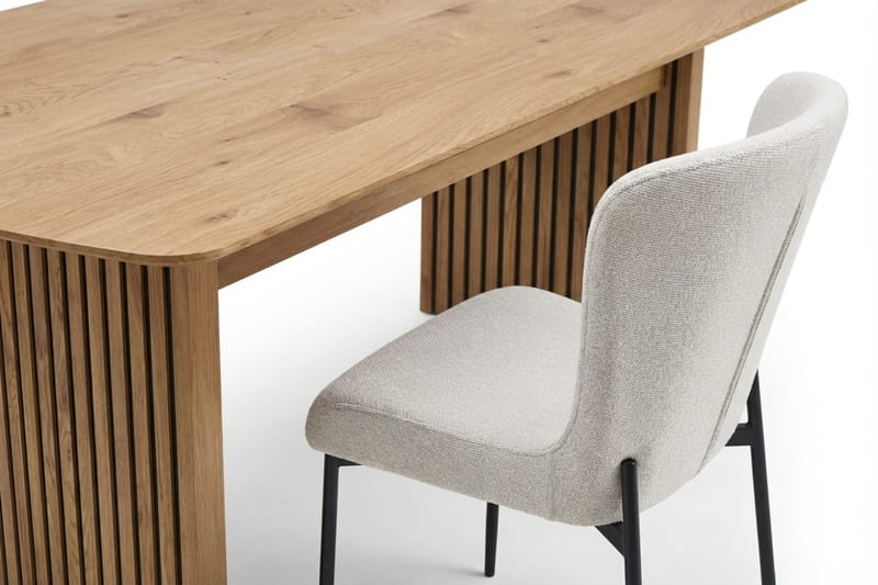 Richeto Matgrupp Ek 240 cm med 6 Elsie Matstolar - Ek/Vit - Möbler - Bord & matgrupper - Matgrupper