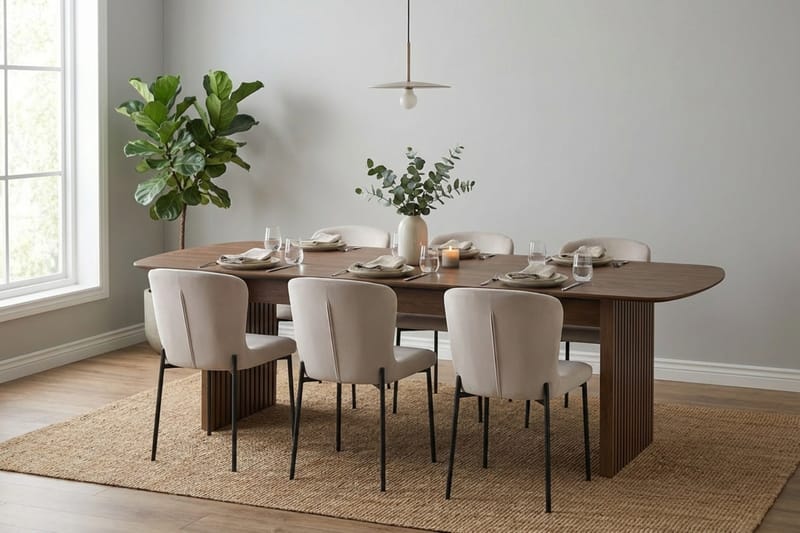 Richeto Matgrupp Rökt Ek 240 cm med 6 Elsie Matstolar - Rökt ek/Beige - Möbler - Bord & matgrupper - Matgrupper