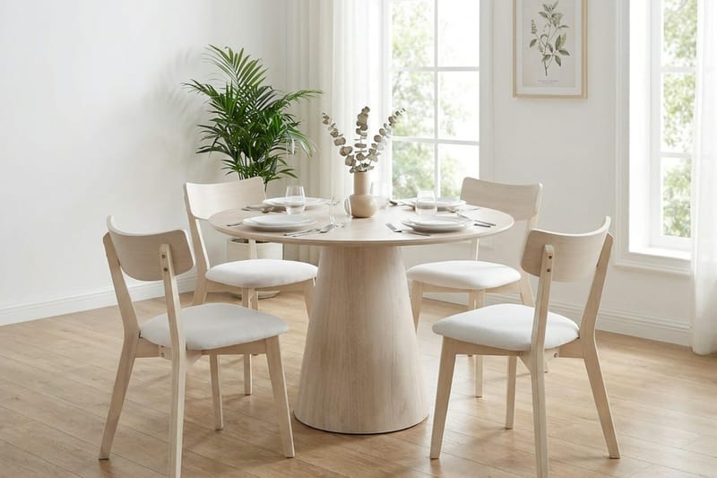Siena Matgrupp 110 cm runt Vitlaserad med 4 Amelia Matstolar med Dyna - Vitlaserad/Beige - Möbler - Bord & matgrupper - Matgrupper