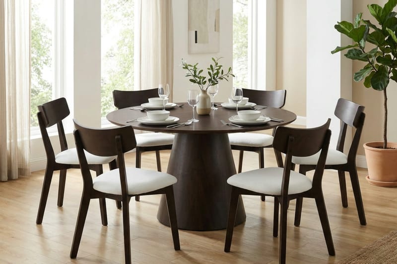 Siena Matgrupp 130 cm runt i Rökt Ek med 6 Amelia Matstolar med Dyna - Rökt Ek/Beige - Möbler - Bord & matgrupper - Matgrupper