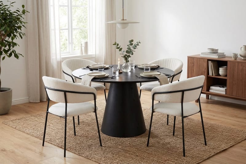 Siena Matgrupp runt 110 cm Svart med 4 Karol Matstolar - Svart - Möbler - Bord & matgrupper - Matgrupper