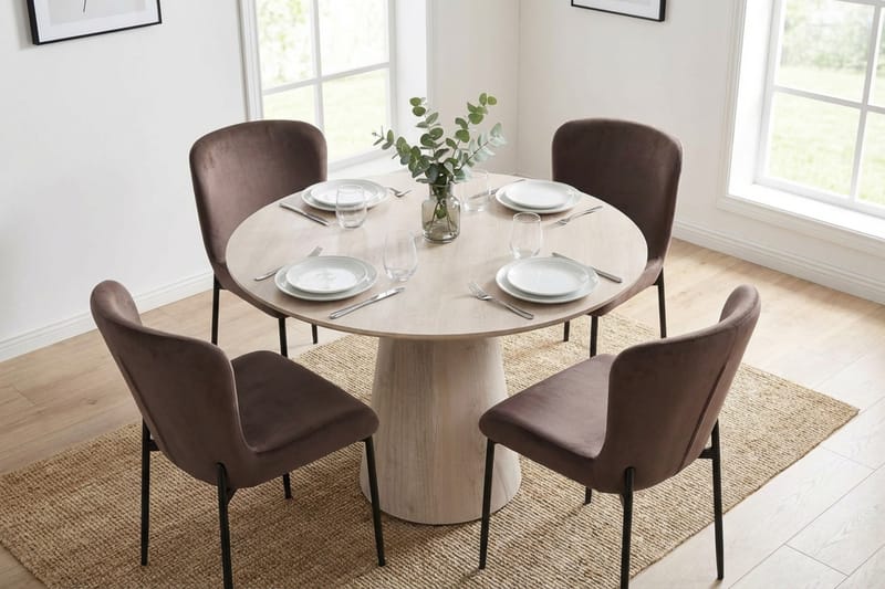 Siena Matgrupp runt 110 cm Vitlaserad med 4 Elsie Matstolar - Vitlaserad/Brun - Möbler - Bord & matgrupper - Matgrupper