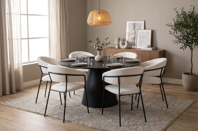 Siena Matgrupp runt 130 cm Svart med 6 Karol Matstolar - Svart - Möbler - Bord & matgrupper - Matgrupper