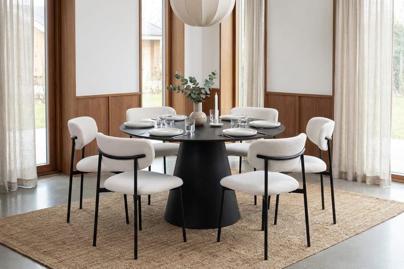 Siena Matgrupp runt 130 cm Svart med 6 Lucy Matstolar - Svart - Möbler - Bord & matgrupper - Matgrupper