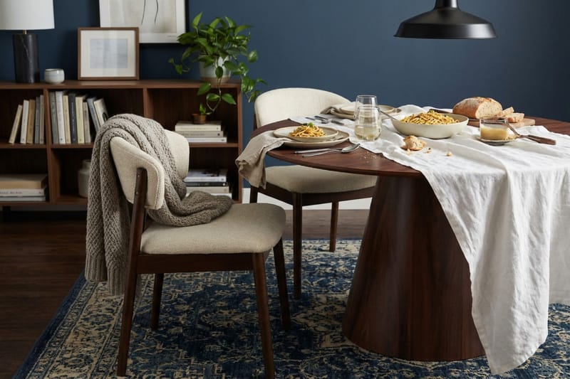 Siena Matgrupp runt 130 cm Valnöt med 6 Nala Matstolar - Valnöt - Möbler - Bord & matgrupper - Matgrupper