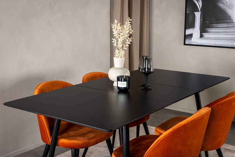Silar Rektangulär Matgrupp 120-160 cm med 4 Velvet Matstolar - rostig orange - Möbler - Bord & matgrupper - Matgrupper