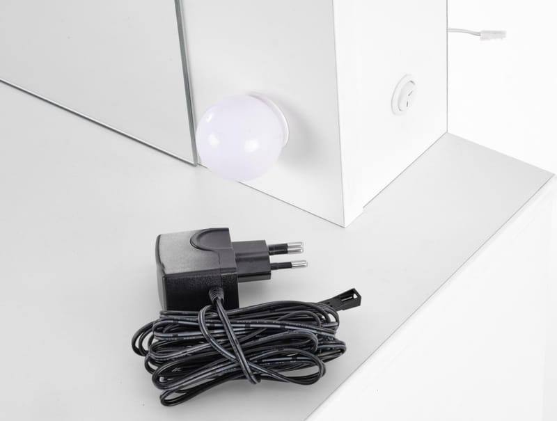 Facada vitt sminkbord med belysning 94 x 43 cm - Vit - Möbler - Bord & matgrupper - Sminkbord & toalettbord - Sminkbord med spegel