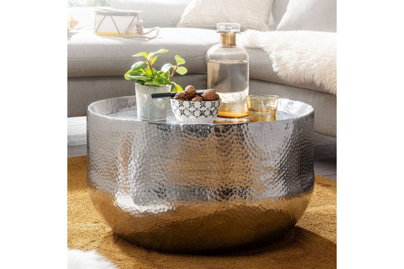 Soffbord Wohnling rund metall 60 cm hamrat utseende, orientalisk stil Silver - Silver - Möbler - Bord & matgrupper - Soffbord