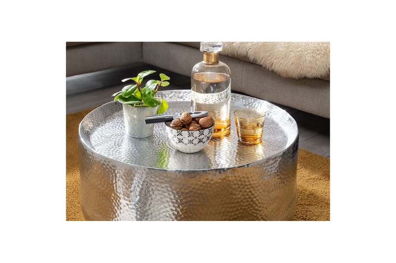 Soffbord Wohnling rund metall 60 cm hamrat utseende, orientalisk stil Silver - Silver - Möbler - Bord & matgrupper - Soffbord