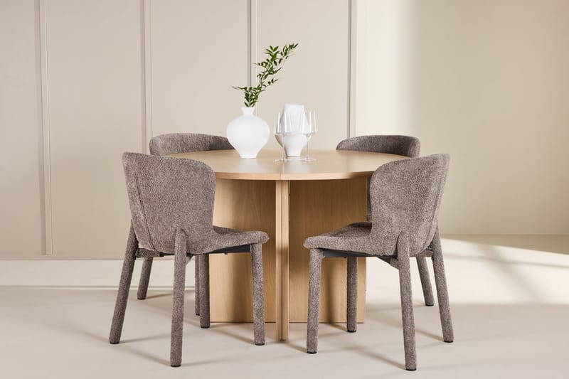 Strada Matbord 120 cm Rektangul är med 4 Astoria Matstol