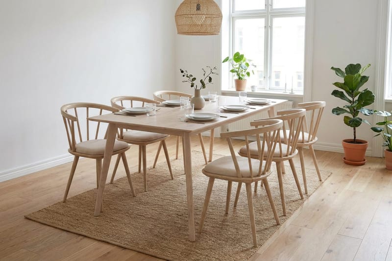 Tyrö Matgrupp 190 cm Whitewash med 6 st Tyrö Karmstolar med Dyna - Vitlaserad ek - Möbler - Bord & matgrupper - Matgrupper