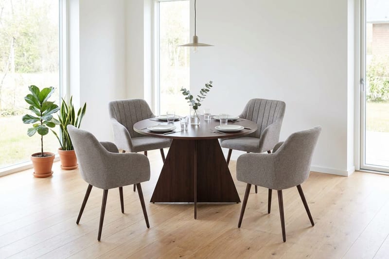 Vera Matgrupp runt 110 cm Valnöt med 4 Filippa Matstolar - Valnöt - Möbler - Bord & matgrupper - Matgrupper