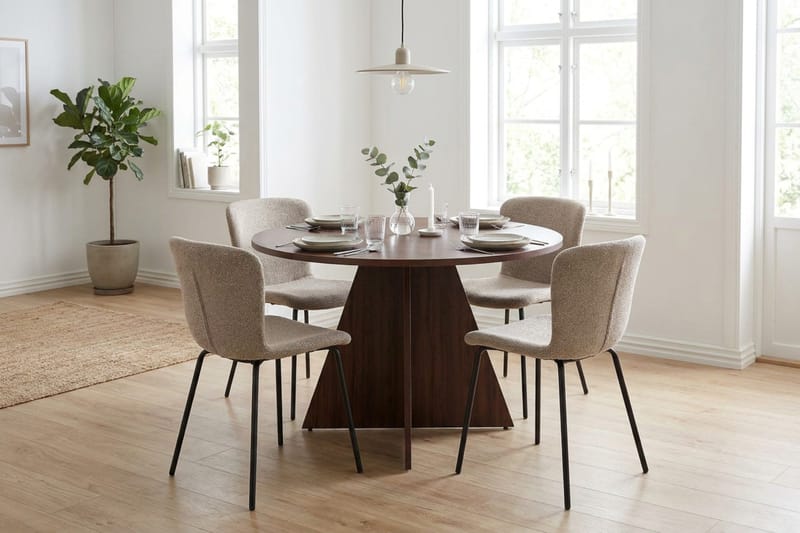 Vera Matgrupp runt 110 cm Valnöt med 4 Katy Matstolar - Valnöt - Möbler - Bord & matgrupper - Matgrupper