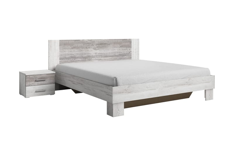 Nougan Ramsäng, Trä